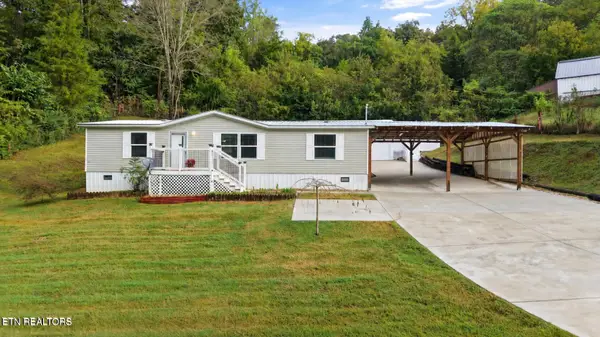 2321 W Copeland Drive, Powell, TN 37849