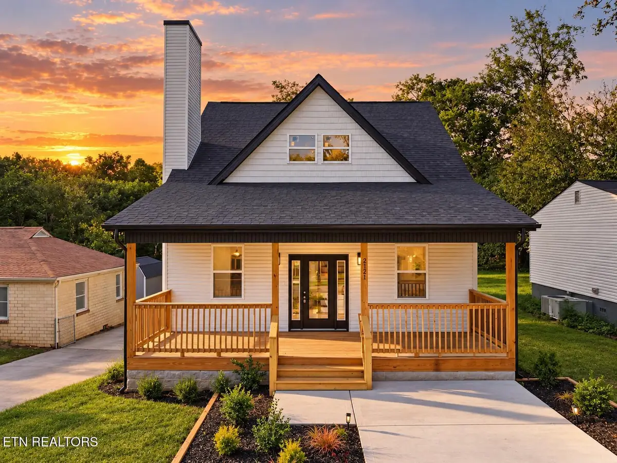 2121 Garfield Ave, Knoxville, TN 37915 - #1