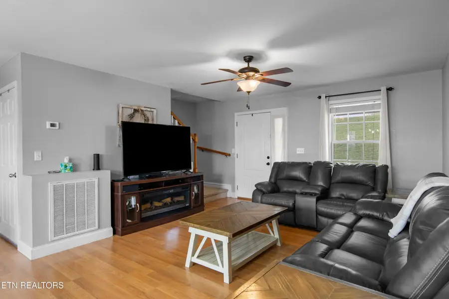 1007 W Kentucky Ave, Lafollette, TN 37766 - #3