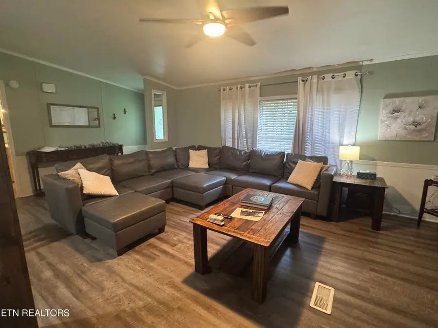 810 W Rochester Ave, Middlesboro, KY 40965 - #2
