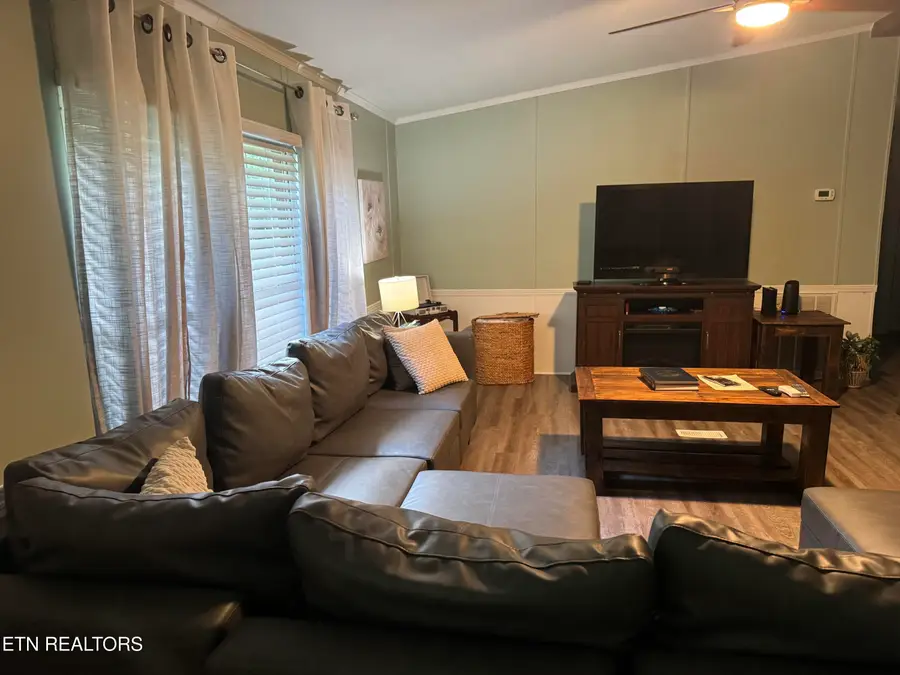 810 W Rochester Ave, Middlesboro, KY 40965 - #3