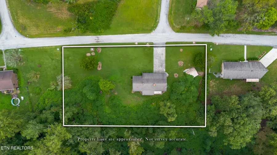 201 Leslie Drive, Harriman, TN 37748 - #2