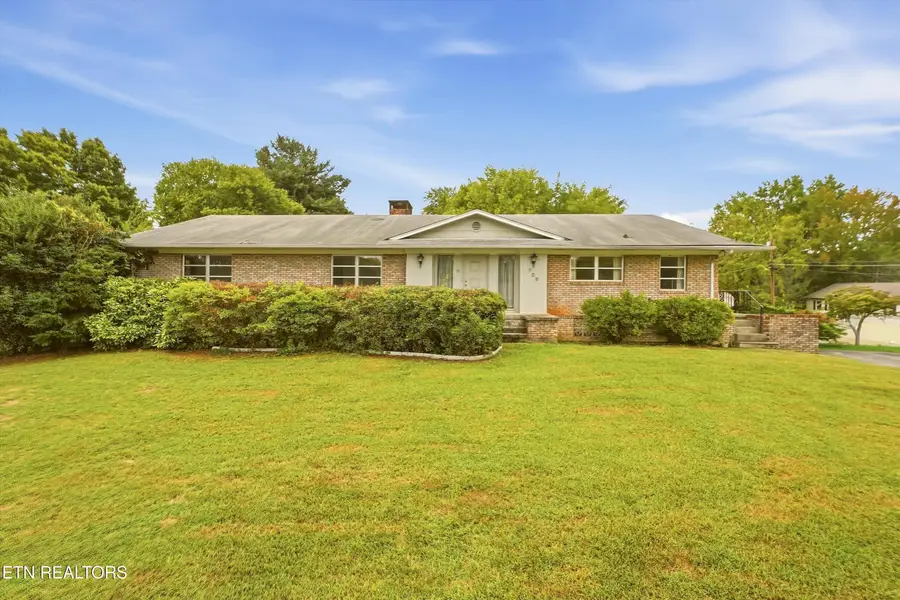 709 Chateaugay Rd, Knoxville, TN 37923 - #2