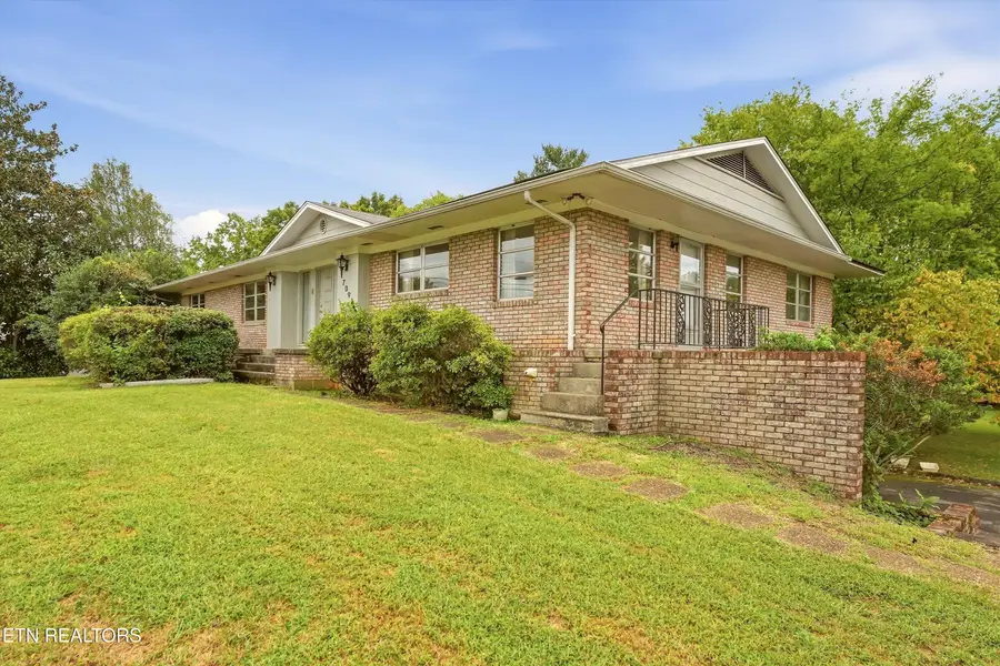 709 Chateaugay Rd, Knoxville, TN 37923 - #3