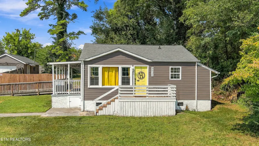 2639 Cecil Ave, Knoxville, TN 37917 - #2