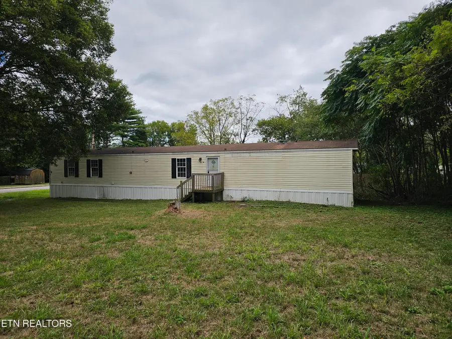 627 W Strang St, Rockwood, TN 37854 - #3