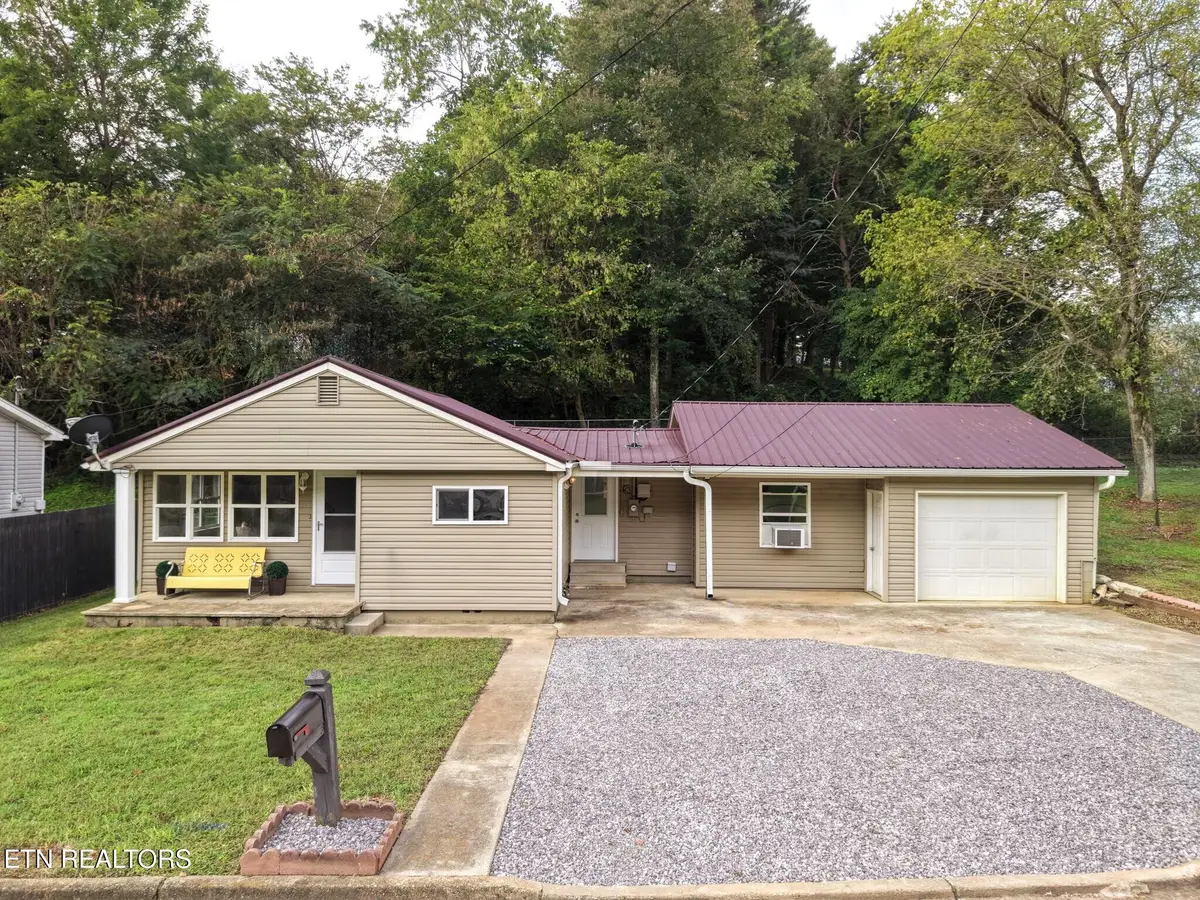 402 N G St, Lenoir City, TN 37771 - #1