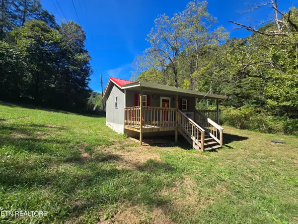 131 Ely Hollow Rd, Ewing, VA 24248