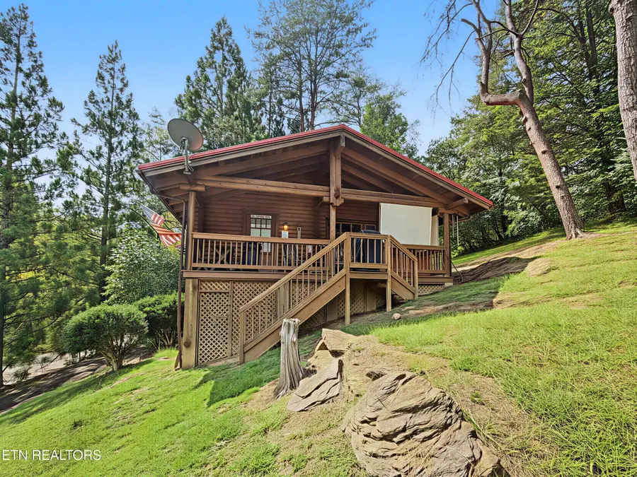 165 N Smoky Mountain Way, Sevierville, TN 37876 - #2