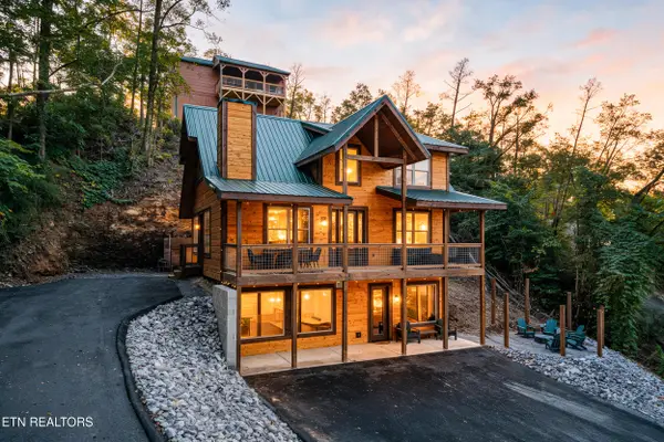 3210 Pine Way, Pigeon Forge, TN 37863