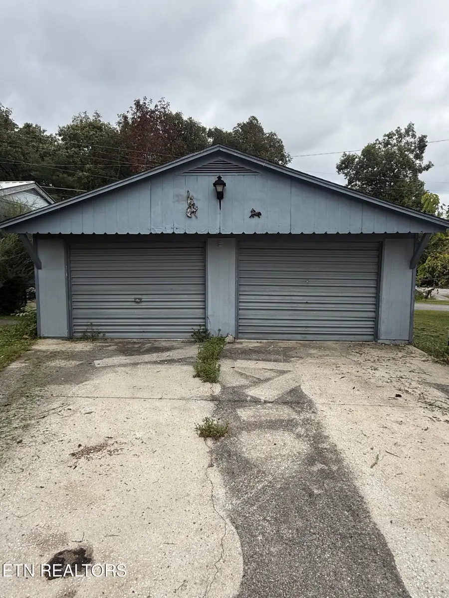 9253 Cherokee Tr, Crossville, TN 38572 - #3