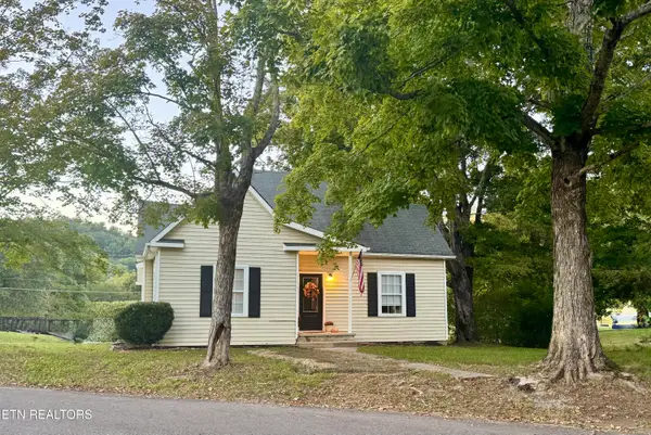 5820 Atkins Rd, Knoxville, TN 37918