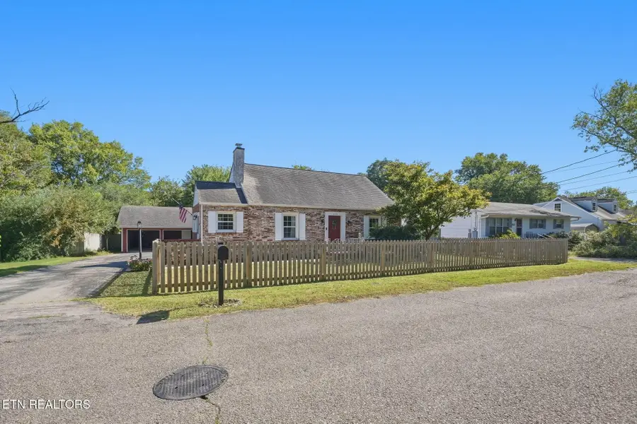 3114 Avondale Ave, Knoxville, TN 37917 - #2