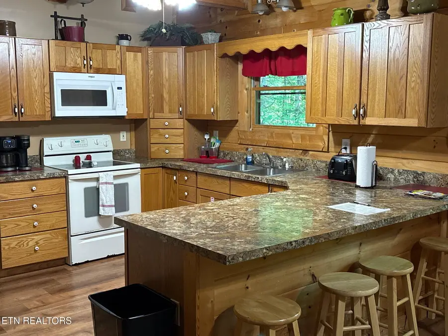 4234 Whetstone Rd, Sevierville, TN 37862 - #2