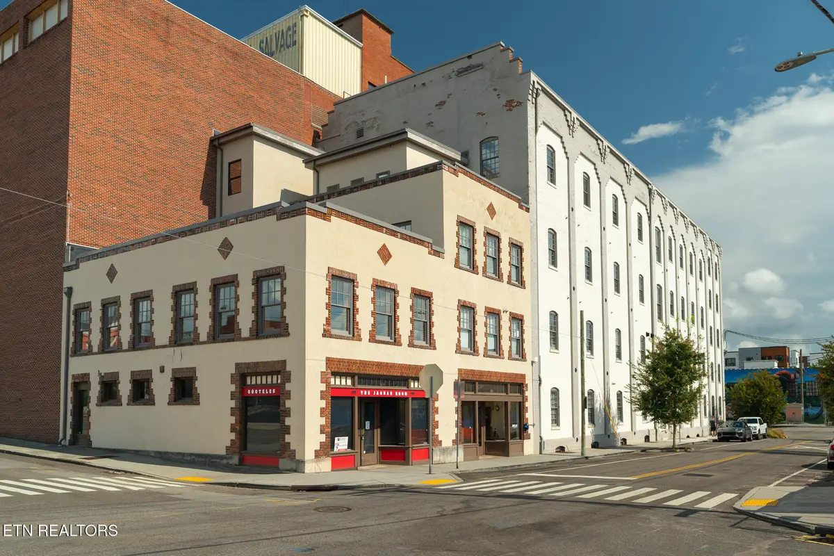 222 N Central St #305, Knoxville, TN 37917 - #1