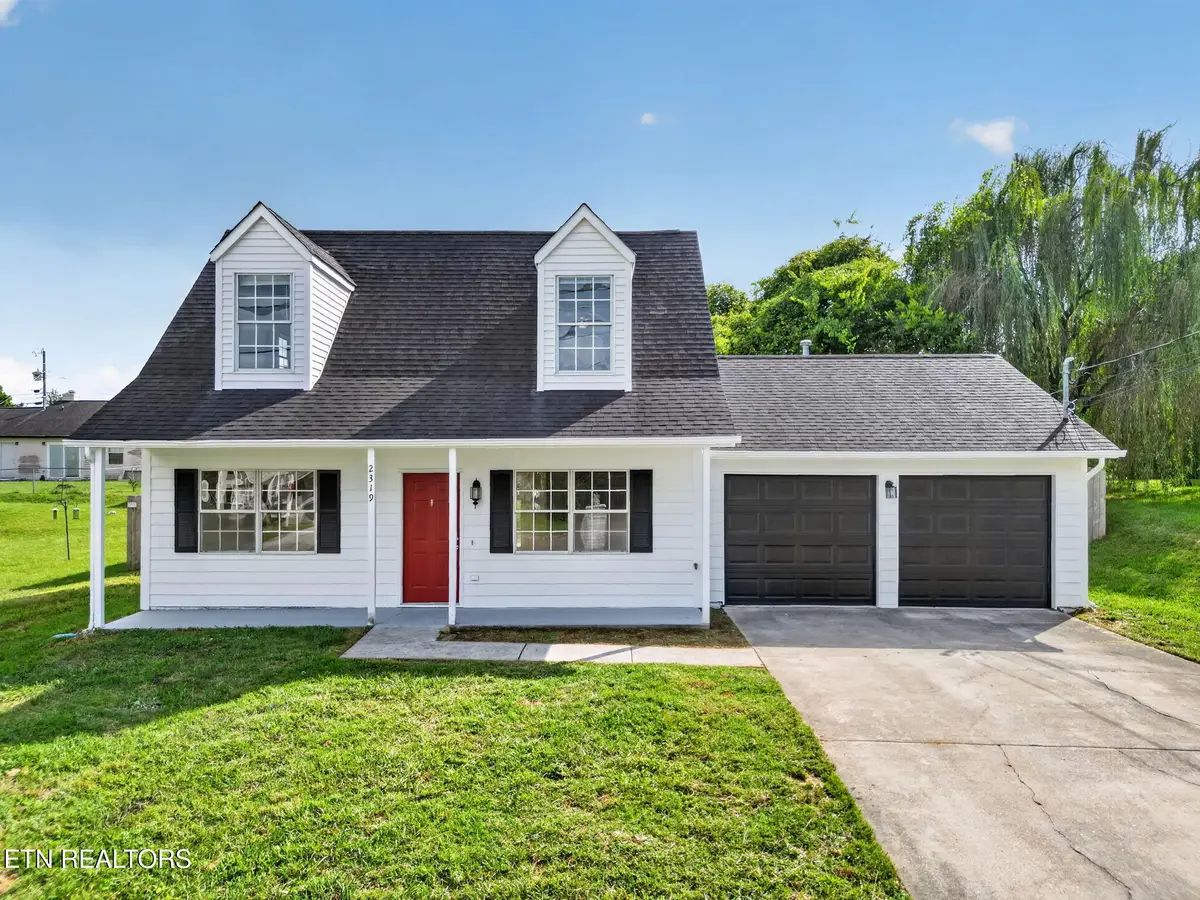 2319 Crestpark Rd, Knoxville, TN 37912 - #1