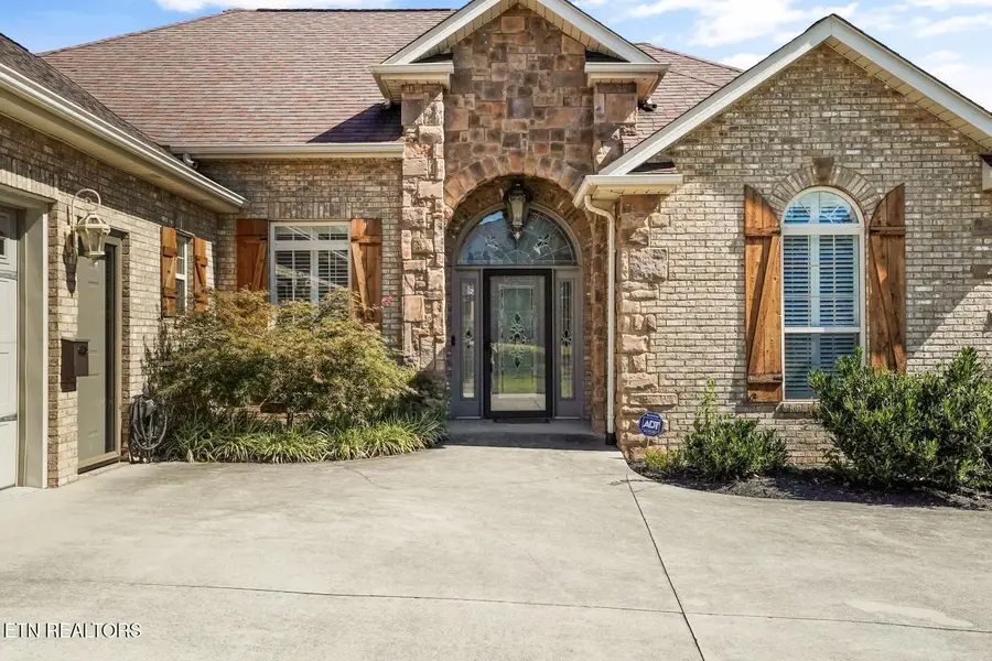 6006 Stratford Park Blvd, Knoxville, TN 37912 - #3
