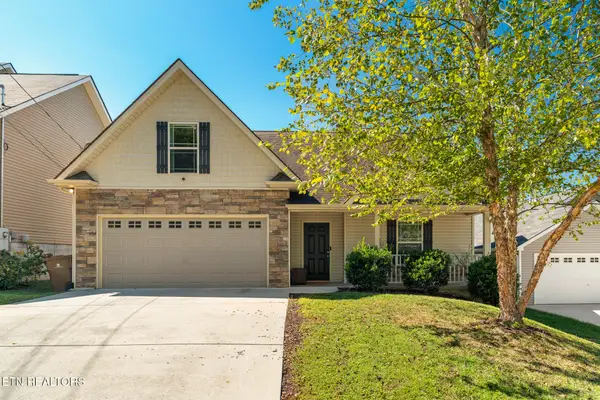 1711 Cove Oak Lane, Knoxville, TN 37909