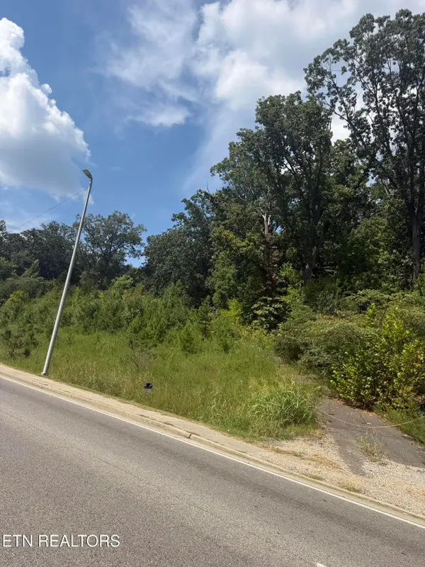 4601 &4605 Western Ave, Knoxville, TN 37921
