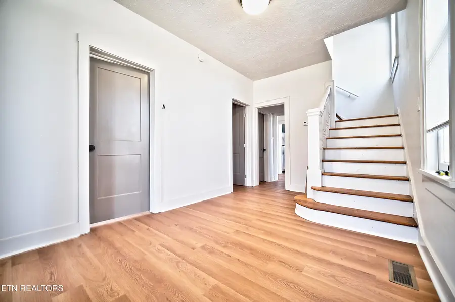 3903 Woodlawn Pike, Knoxville, TN 37920 - #3