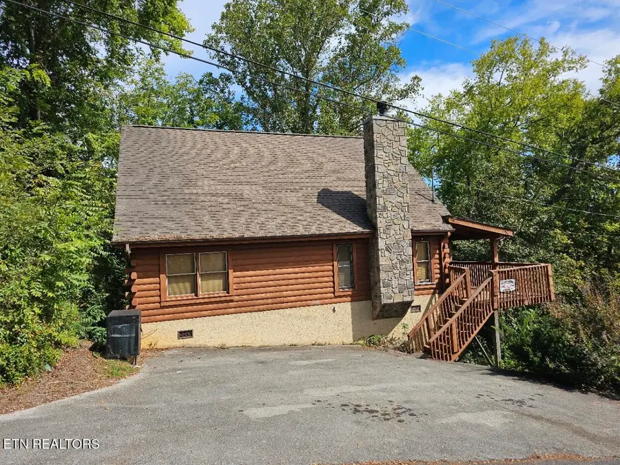 2205 Eagle Feather Drive, Sevierville, TN 37876 - #2