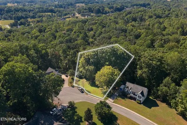 Ridgeway Court, Norris, TN 37828