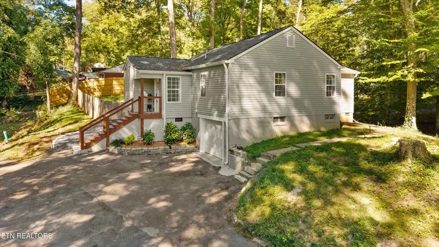 209 Maple Loop Rd, Knoxville, TN 37920 - #2