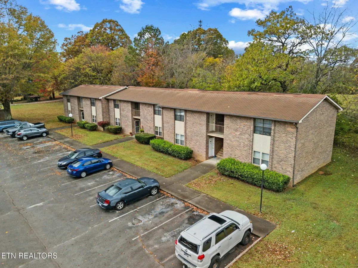 906 Old Reservoir Rd, Maryville, TN 37804 - #1