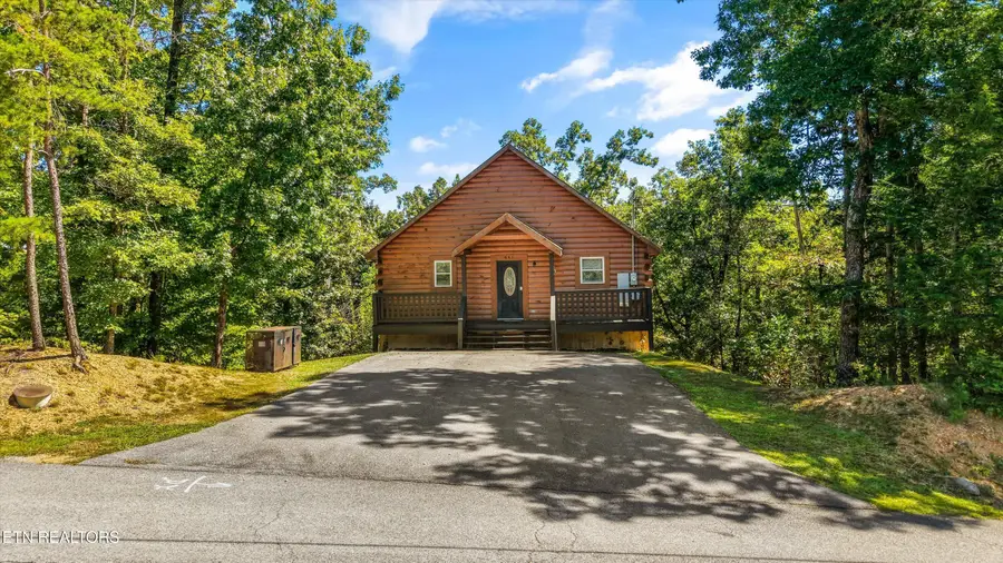 641 Country Oaks Drive, Pigeon Forge, TN 37863 - #2