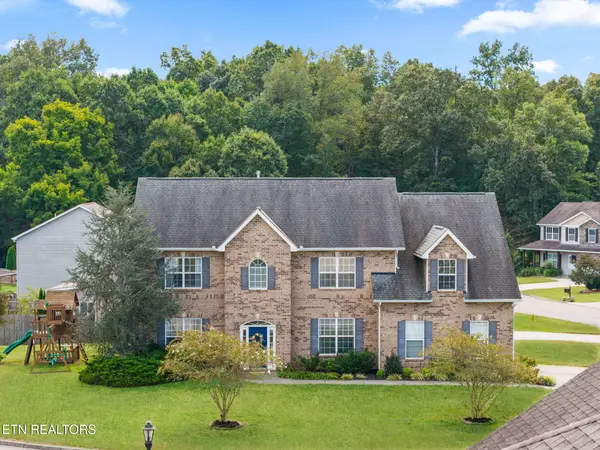1029 Garnet Hill Drive, Lenoir City, TN 37772