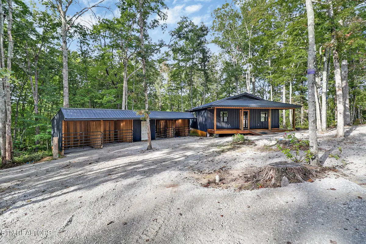 502 Buck Ridge Rd, Jamestown, TN 38556 - #1