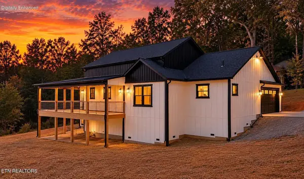 105 Van Stowe Rd, Harriman, TN 37748