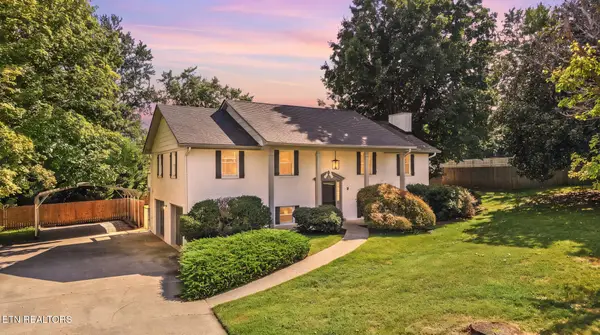 943 Radnor Rd, Maryville, TN 37804