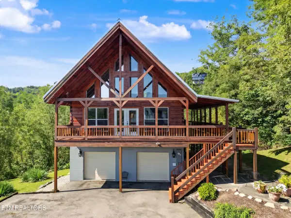 920 W Cedar Lane, Gatlinburg, TN 37738