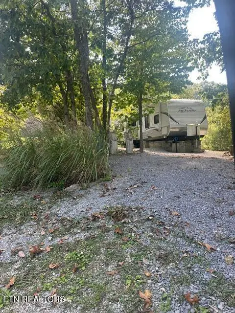 2045 Holiness Hollow Rd, Ewing, VA 24248 - #1