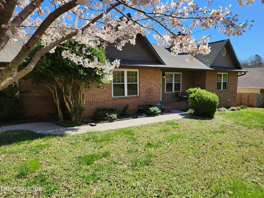 3232 Fairoaks Drive, Maryville, TN 37803 - #3