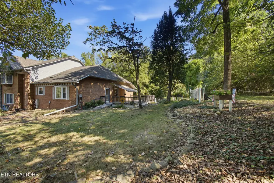 221 Brentwood Way, Kingston, TN 37763 - #2
