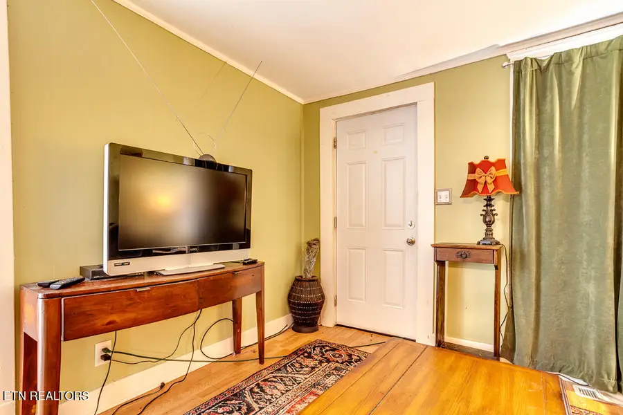 6835 Ridgeview Rd, Knoxville, TN 37918 - #3