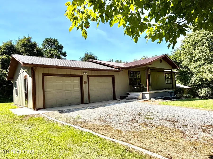 1003 Lincoln Rd, Jamestown, TN 38556 - #2