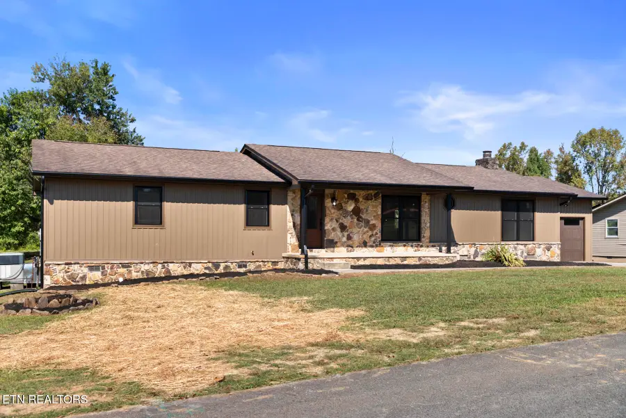 130 3rd St, Rockwood, TN 37854 - #3
