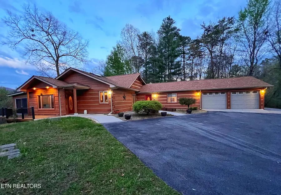 427 Gold Rd, Cosby, TN 37722 - #2