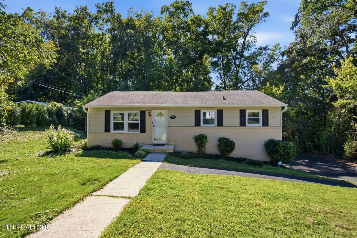 1319 Pandora Rd, Knoxville, TN 37919 - #1