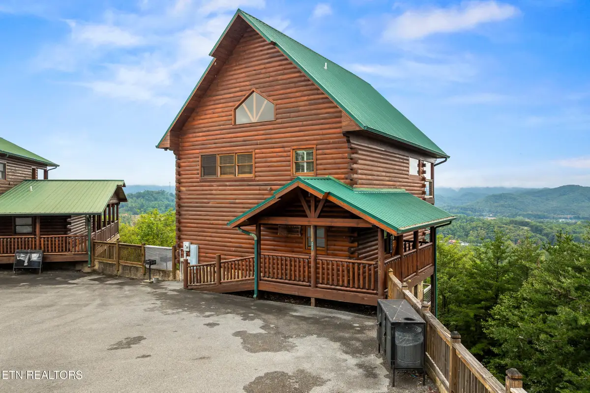 2422 Breezy Ridge Drive, Sevierville, TN 37876 - #1