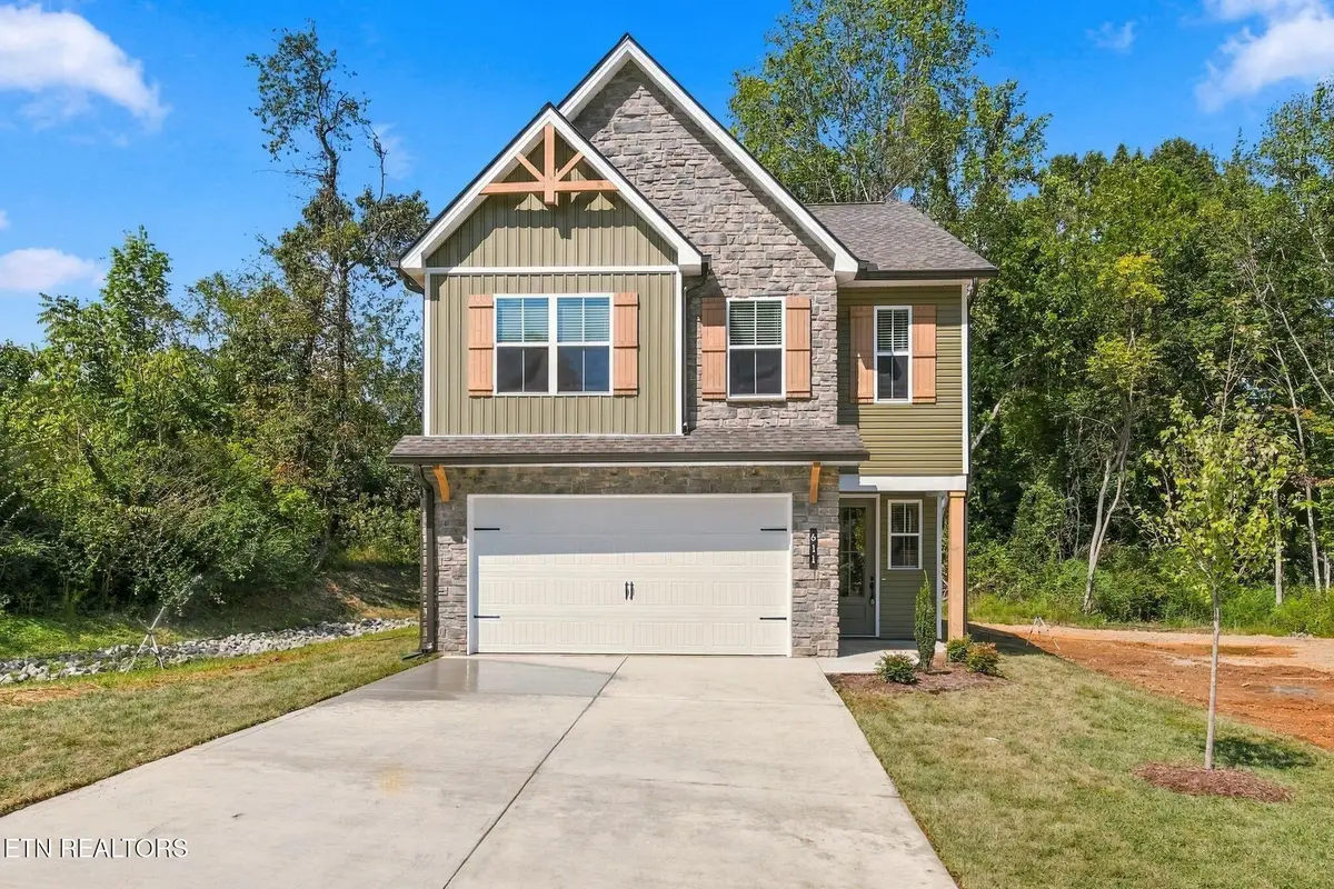 611 8th Avenue, Lenoir City, TN 37771 - #1