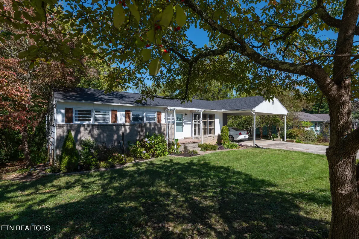 401 W Ridgecrest Drive, Kingston, TN 37763 - #1