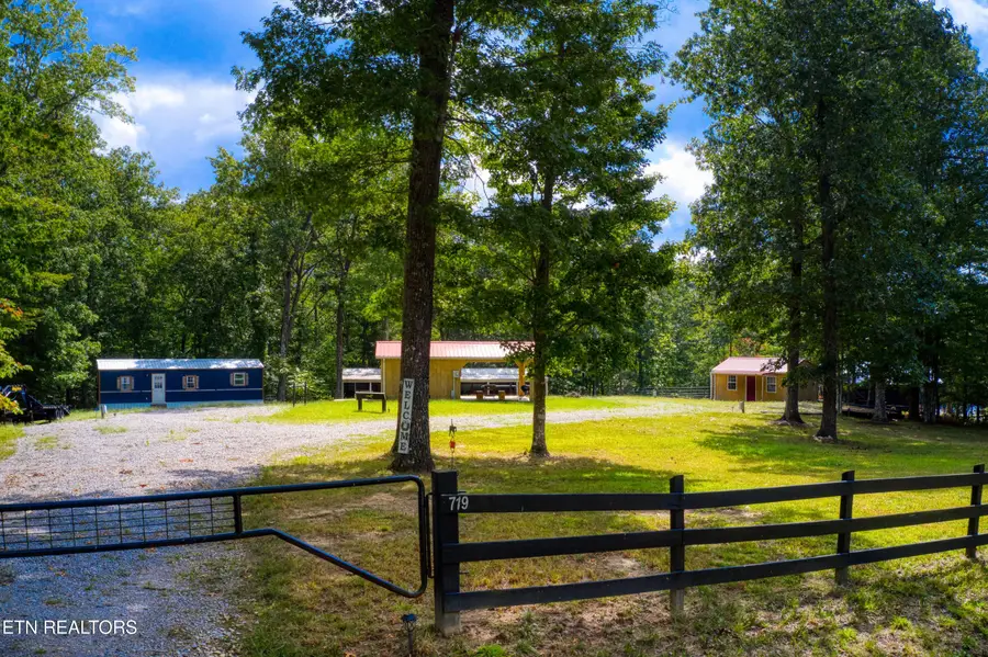 719 Spruce Creek Drive, Jamestown, TN 38556 - #2