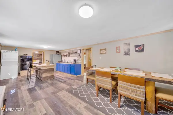 4206 Dellinger Hollow Rd, Pigeon Forge, TN 37863