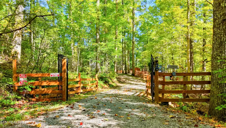 1840 Oakwood Rd, Walland, TN 37886 - #3