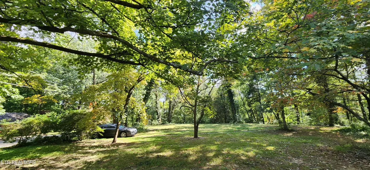 5817 Ridgewood Rd, Knoxville, TN 37918 - #1
