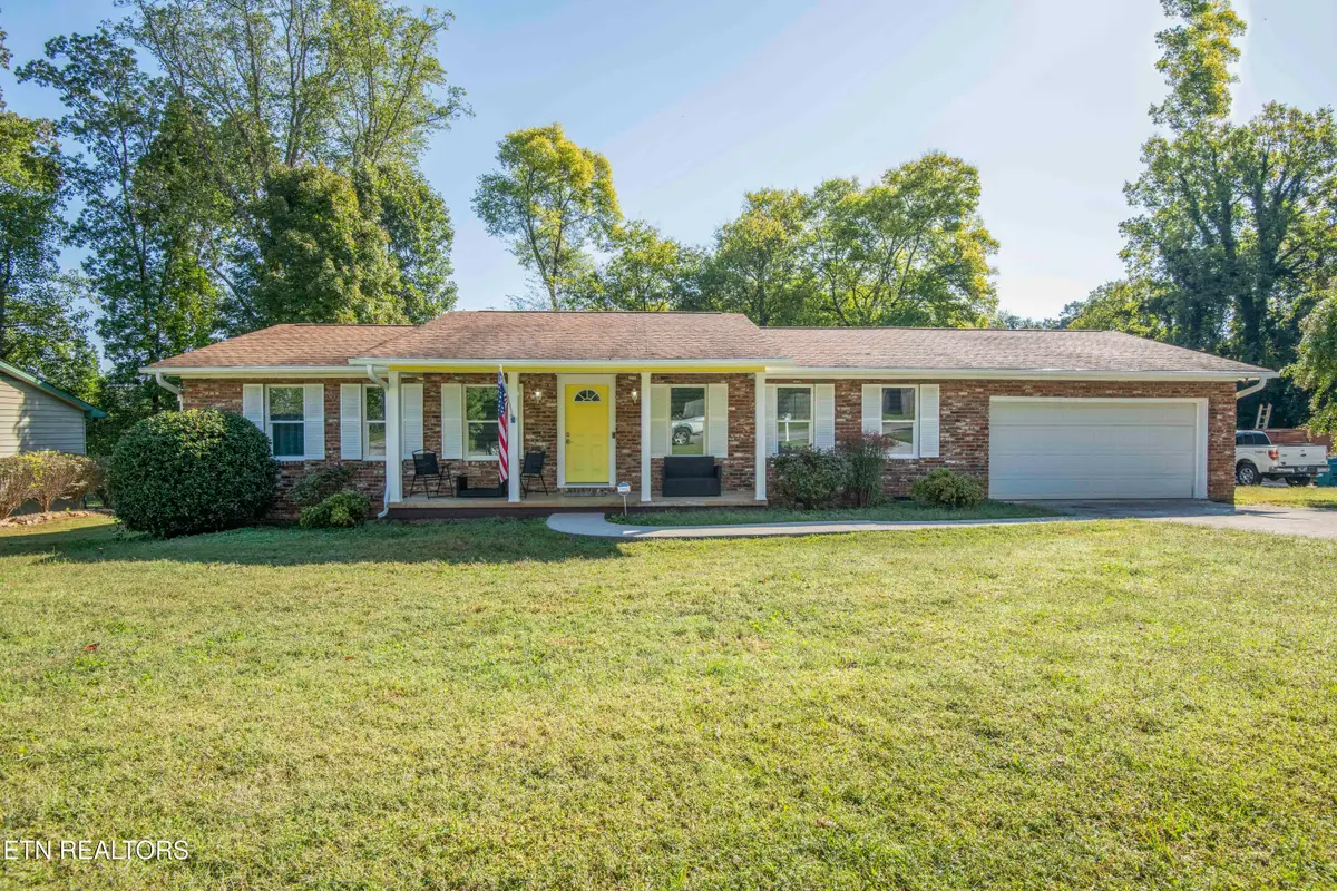 1203 E Woodshire Drive, Knoxville, TN 37922 - #1